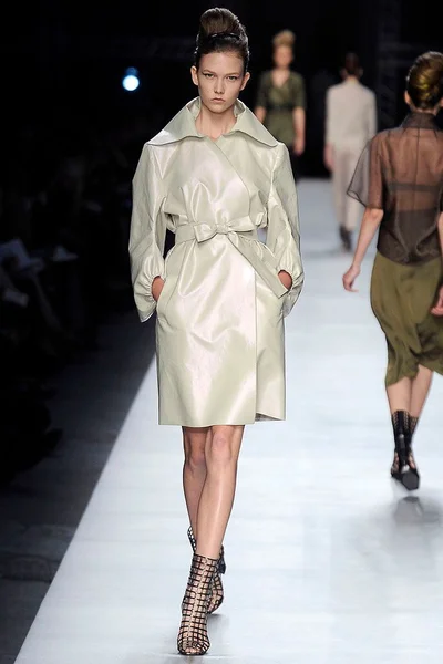 Look 25